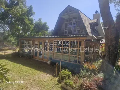 House For Sale in Glen Lorne