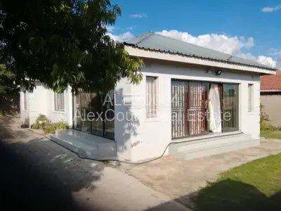 House for Sale in Zimre Park