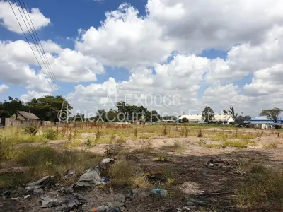 Commercial Stand For Sale in Waterfalls