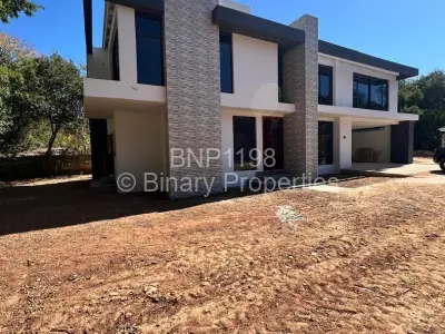 Townhouse/Cluster For Sale in Highlands