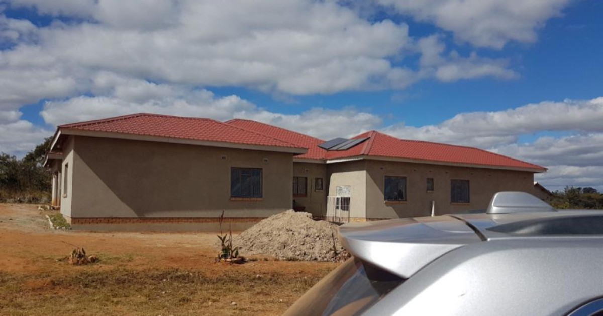 Stand for Sale in Adelaide Pk Gweru Stands.co.zw