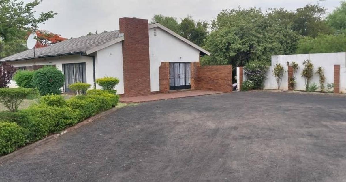 3 Bedroom House for Sale in Four Winds, Bulawayo Bulawayo Property