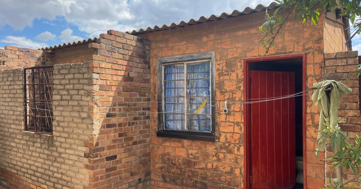 2 Bedroom House for Sale in Entumbane, Bulawayo Propertybook