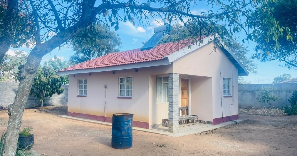 2 Bedroom Cottage/Garden Flat to Rent in Burnside, Bulawayo Bulawayo